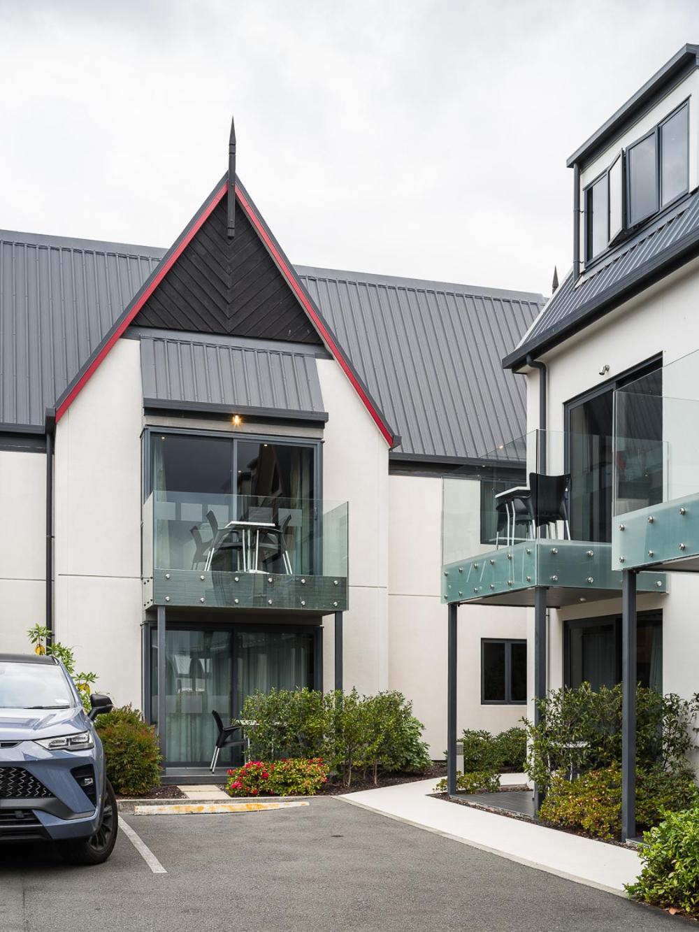 Carnmore Chateau Marlborough Blenheim Exterior photo A modern house in New Zealand