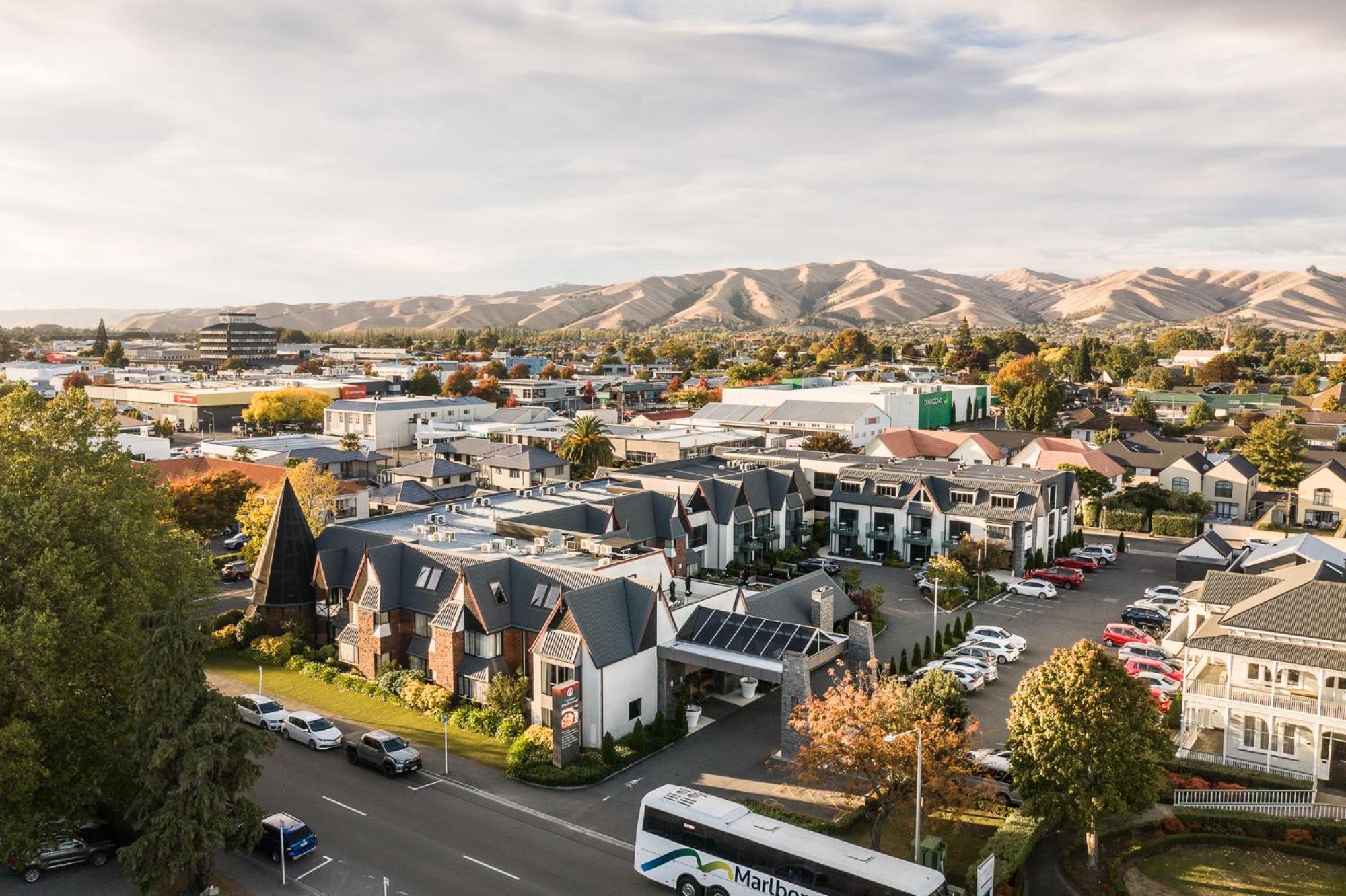Carnmore Chateau Marlborough Blenheim Exterior photo Aerial view of the town centre