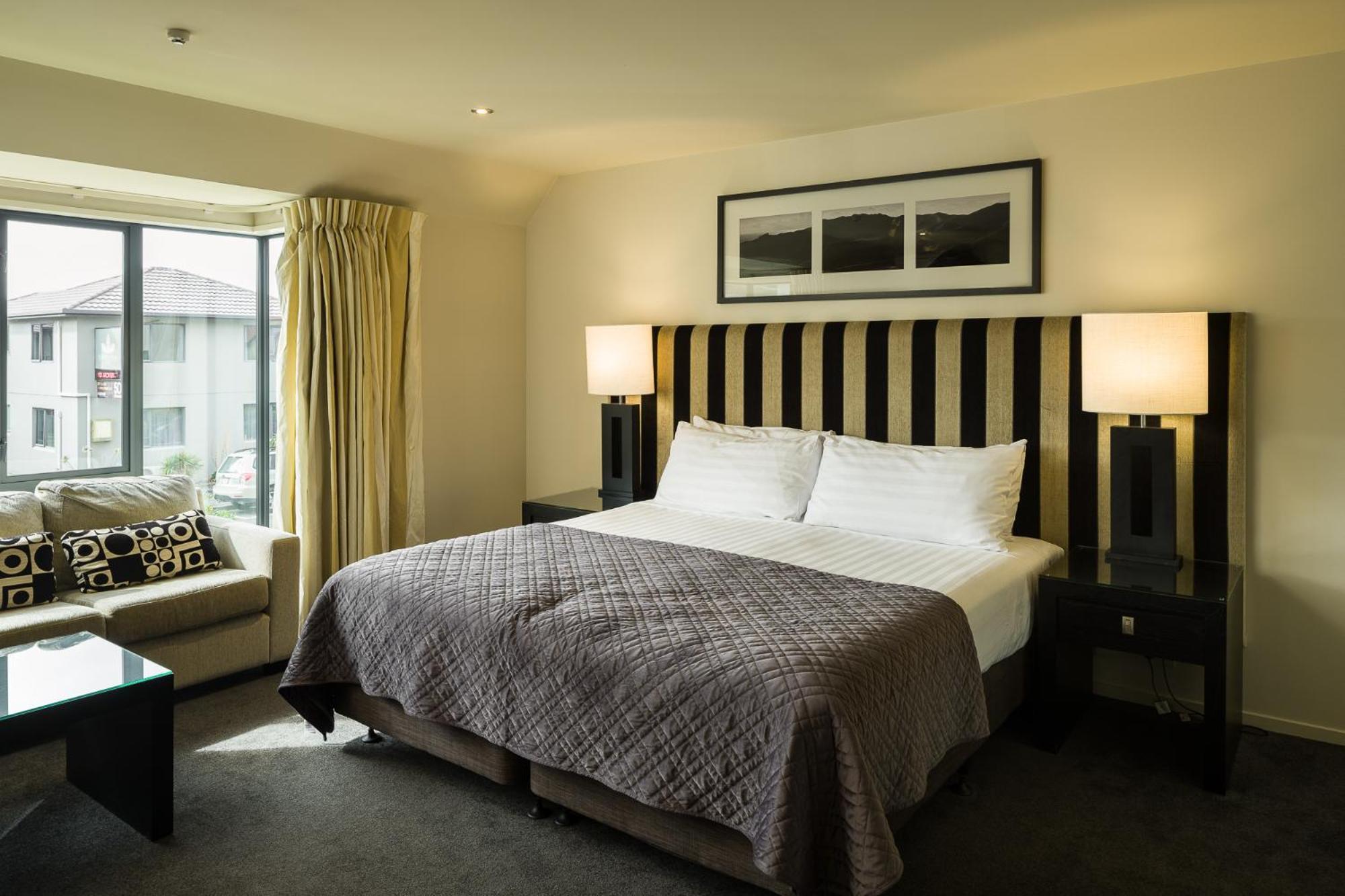 Carnmore Chateau Marlborough Blenheim Exterior photo A bedroom at the hotel