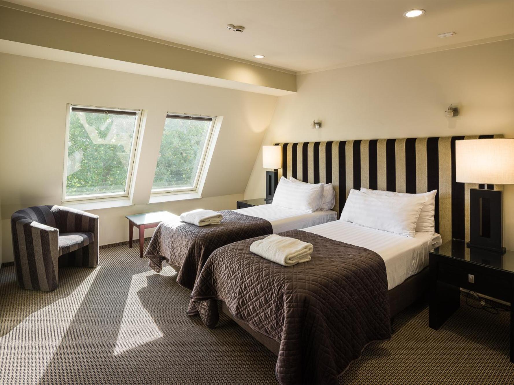 Carnmore Chateau Marlborough Blenheim Exterior photo A room at the Hotel de la Tour